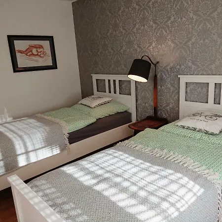Apartment Quermalerei